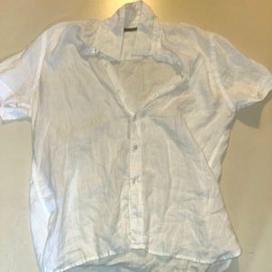 100% linen, Perry Ellis button-up shirt. Timeless, modern design.